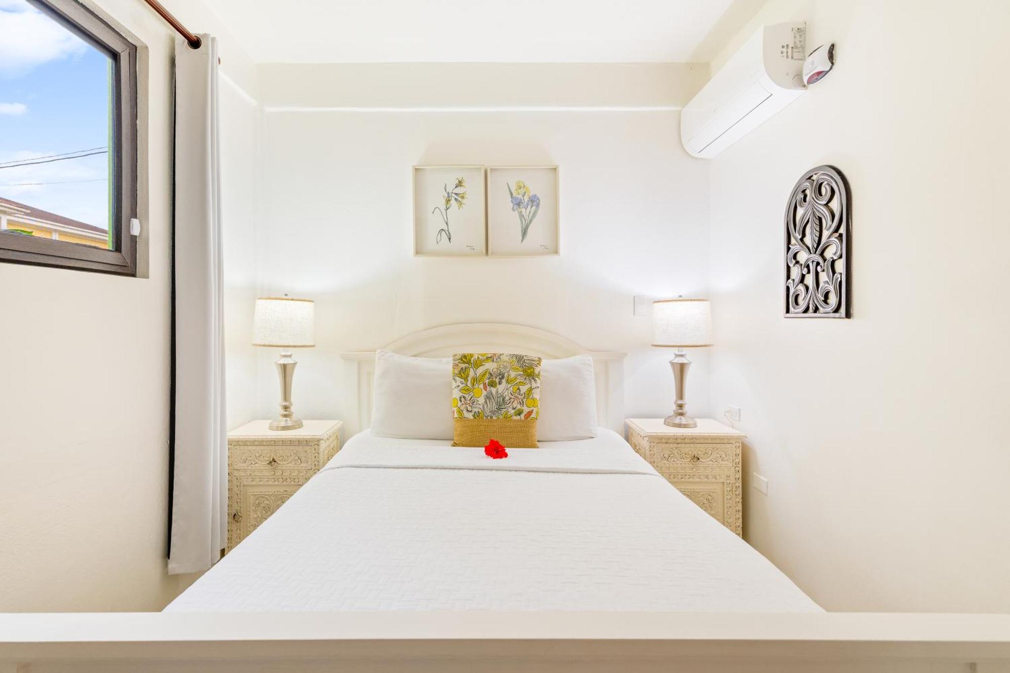 Coconut Row Boutique Hotel Хопкинс Экстерьер фото