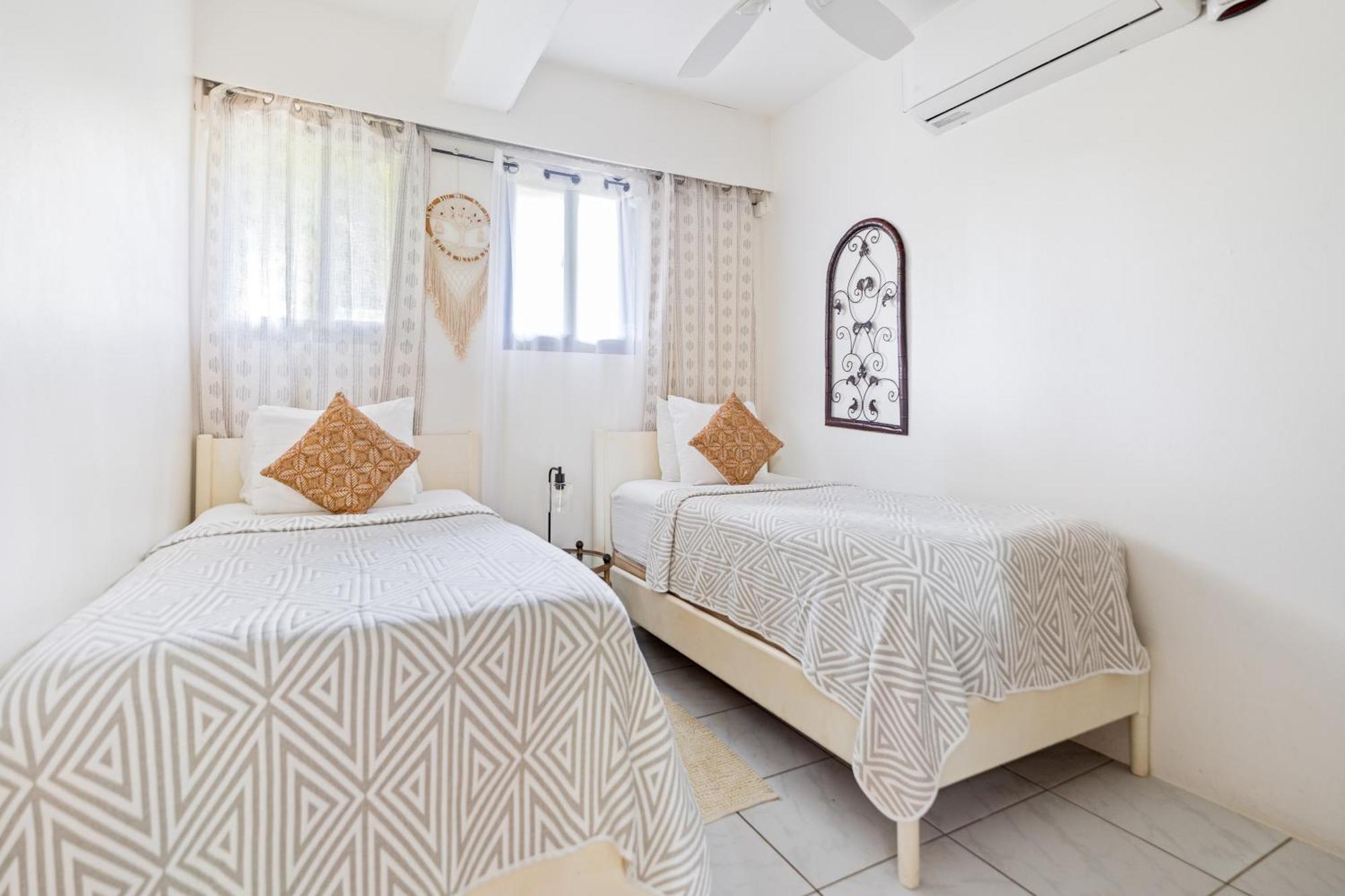 Coconut Row Boutique Hotel Хопкинс Номер фото