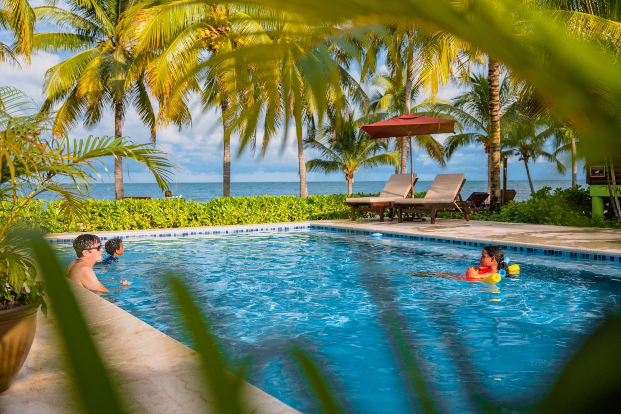 Coconut Row Boutique Hotel Хопкинс Экстерьер фото